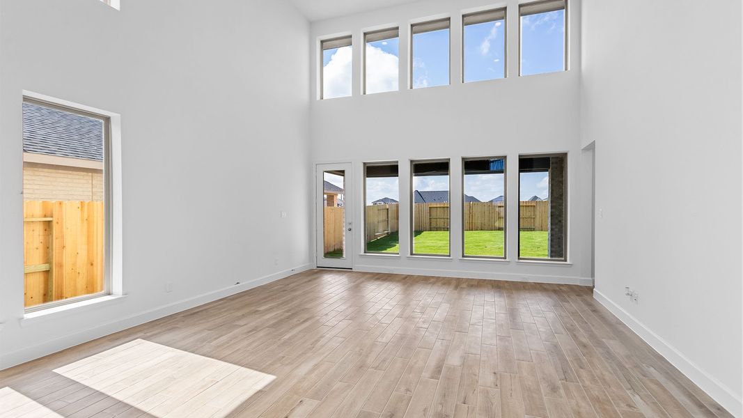 Spacious, unfurnished interior of a new home in StoneCreek Estates, Richmond (Image 9).