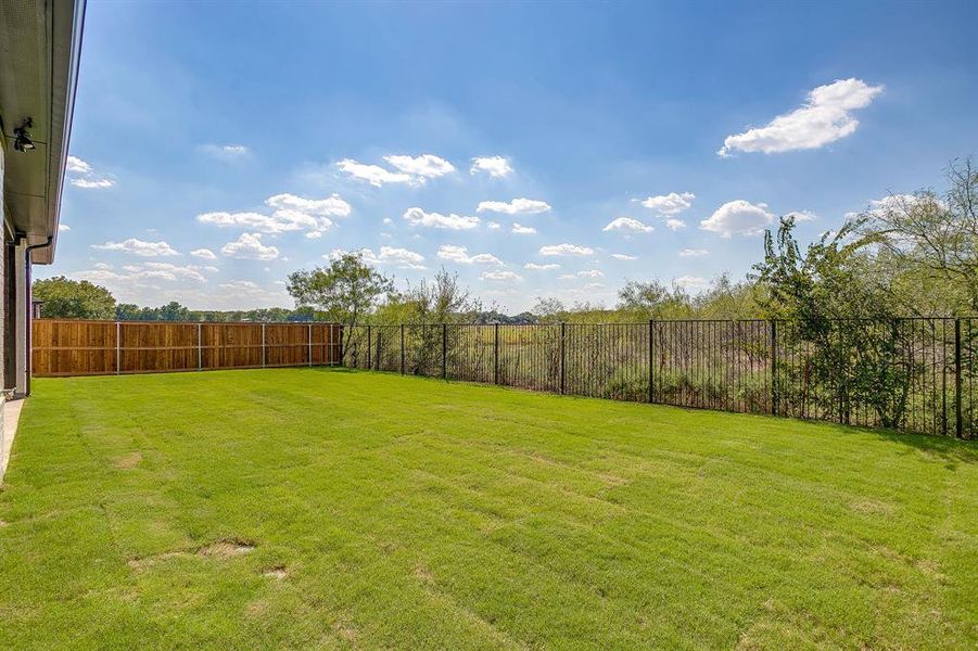 Exterior details and patio area of a home in Pecan Grove, Burleson (Image 25). Exterior details and patio area of a home in Pecan Grove, Burleson (Image 25).