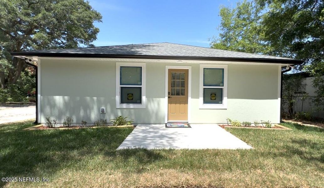 Exterior details and patio area of a home in , Jacksonville (Image 3). Exterior details and patio area of a home in , Jacksonville (Image 3).