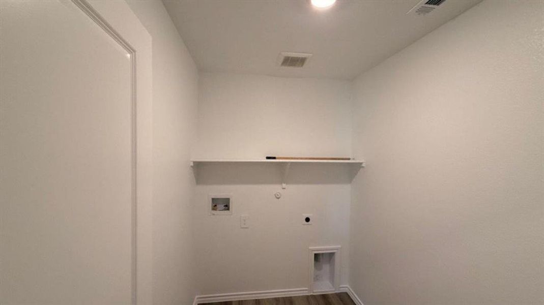 Spacious, unfurnished interior of a new home in Rosewood at Beltmill, Fort Worth (Image 13). Spacious, unfurnished interior of a new home in Rosewood at Beltmill, Fort Worth (Image 13).