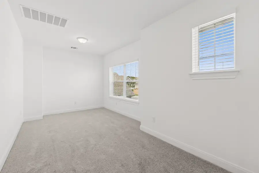 Spacious, unfurnished interior of a new home in Ladera - High Point 45', San Antonio (Image 10).