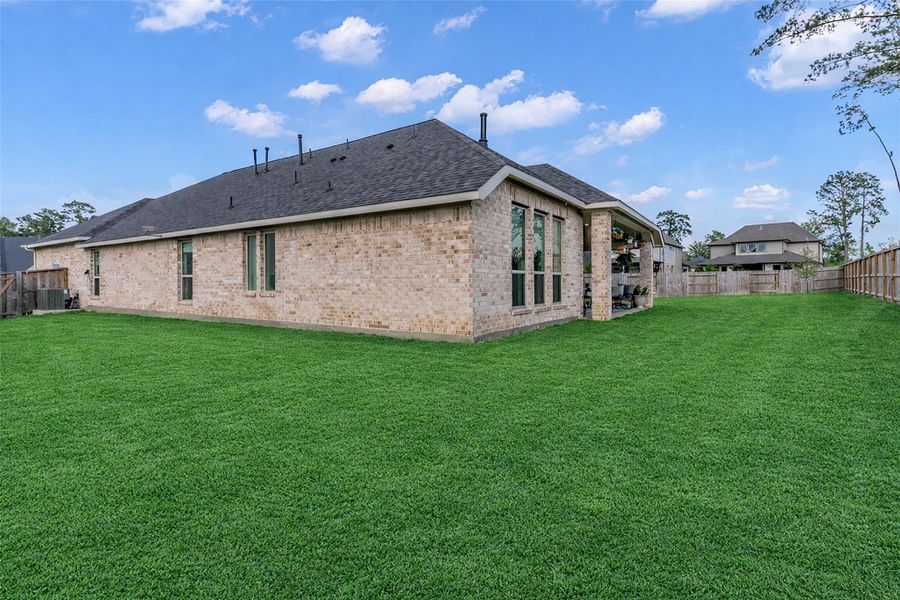 Over 1/4 acre of land with no back neighbors!