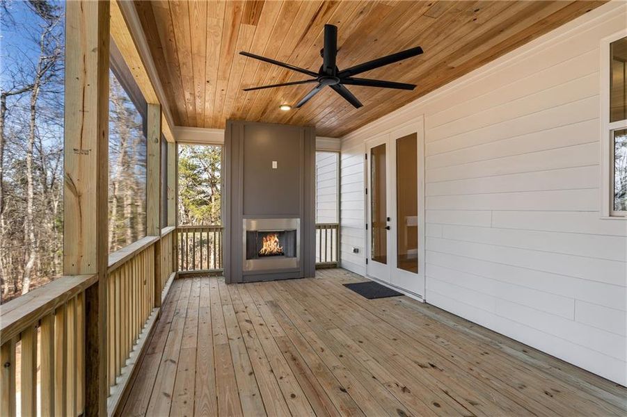 Exterior details and patio area of a home in , Jasper (Image 26).