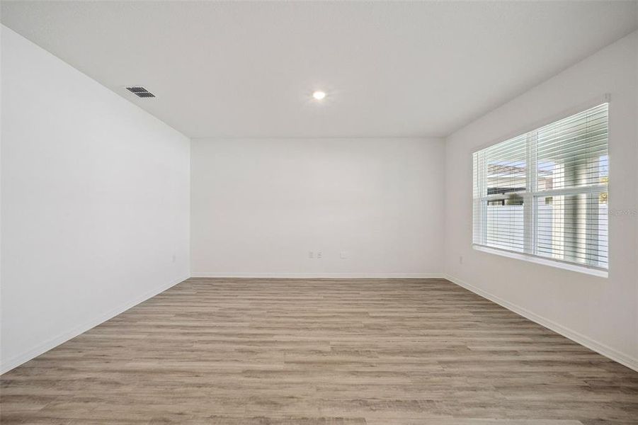 Spacious, unfurnished interior of a new home in , Tavares (Image 32).