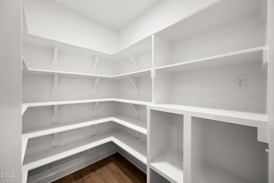 D8F690E9-3121-4372-965B-92EC9E227D36