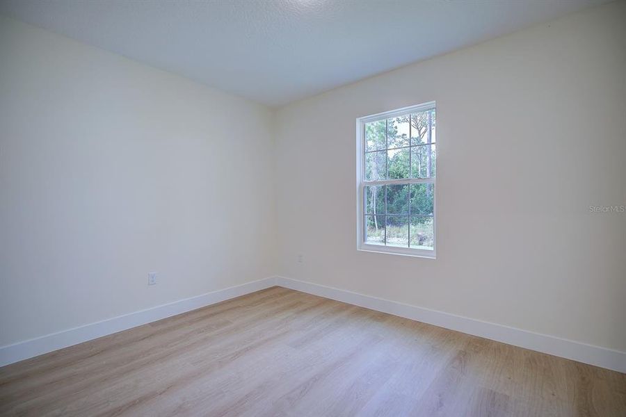 Spacious, unfurnished interior of a new home in , Sebring (Image 23).