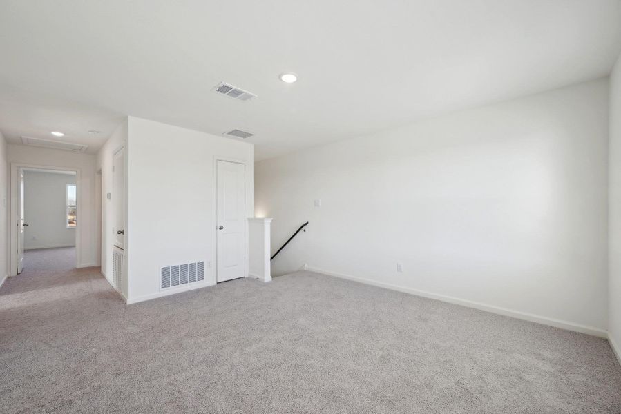 Spacious, unfurnished interior of a new home in Elm Park, Austin (Image 17). Spacious, unfurnished interior of a new home in Elm Park, Austin (Image 17).