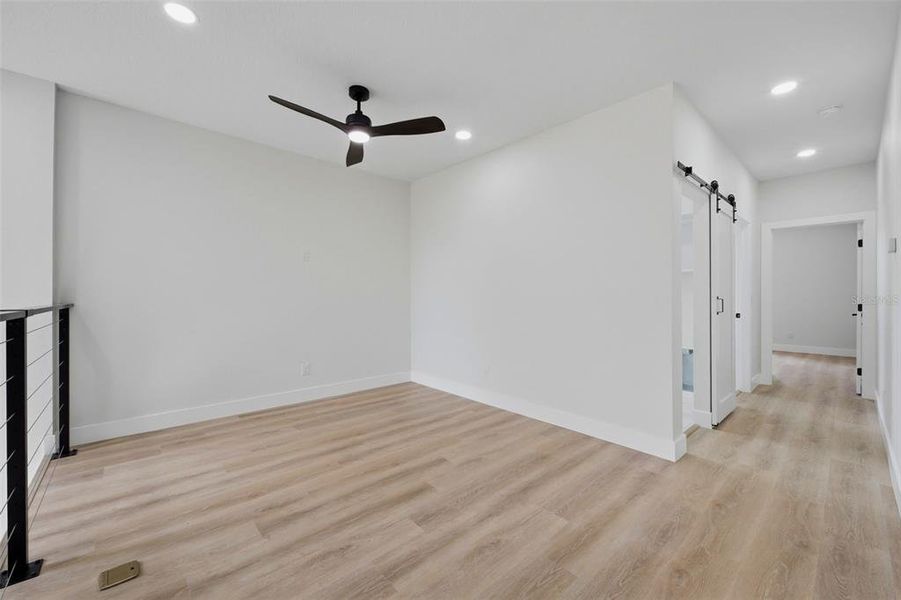 Spacious, unfurnished interior of a new home in , Tampa (Image 20).