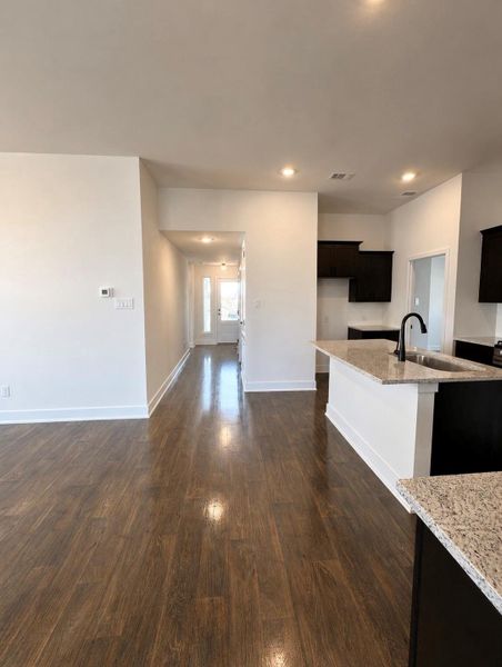 Spacious, unfurnished interior of a new home in River Ranch Trails, Dayton (Image 13).