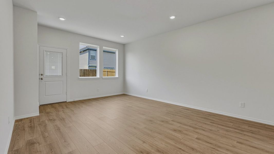 Spacious, unfurnished interior of a new home in Arbor Trails North, Princeton (Image 6).