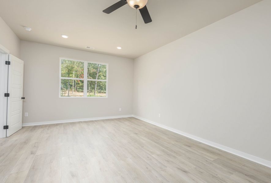 Representative unfurnished interior of a home built from the Rosewood by Nason Homes in Woodland Farms, Dickson (Image 24).