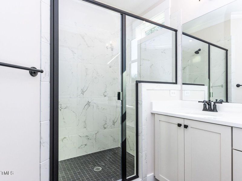 022-1280x960-primary-bathroom