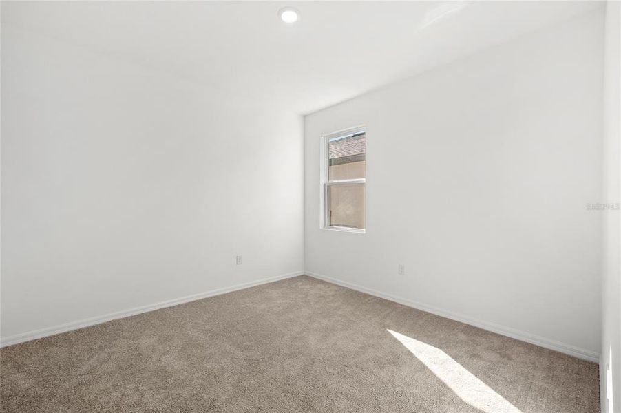 Spacious, unfurnished interior of a new home in , Kissimmee (Image 26).