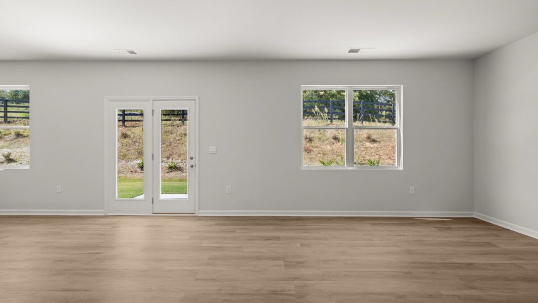 Spacious, unfurnished interior of a new home in Oakleigh Glen, Dallas (Image 14).