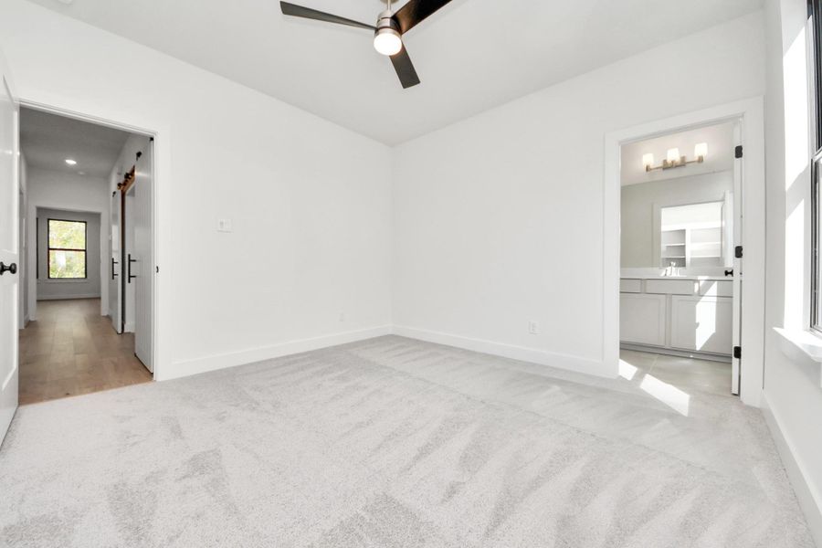 Spacious, unfurnished interior of a new home in Caywood Place, Houston (Image 32).