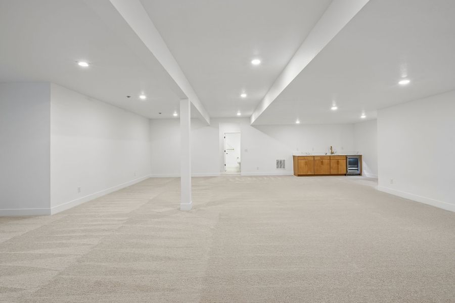 Spacious, unfurnished interior of a new home in Hilltop at Inspiration, Aurora (Image 21). Spacious, unfurnished interior of a new home in Hilltop at Inspiration, Aurora (Image 21).