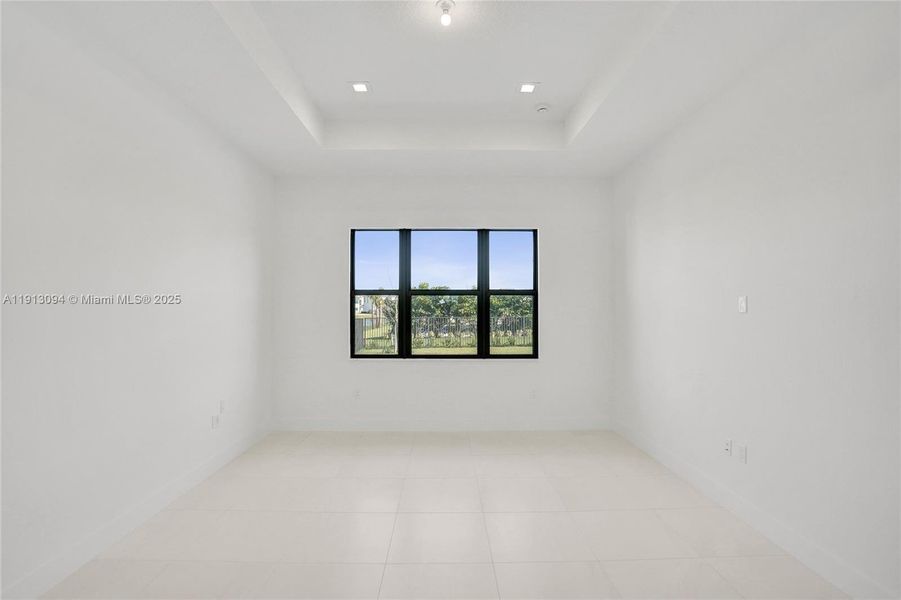 Spacious, unfurnished interior of a new home in Apex at Avenir, Palm Beach Gardens (Image 37).