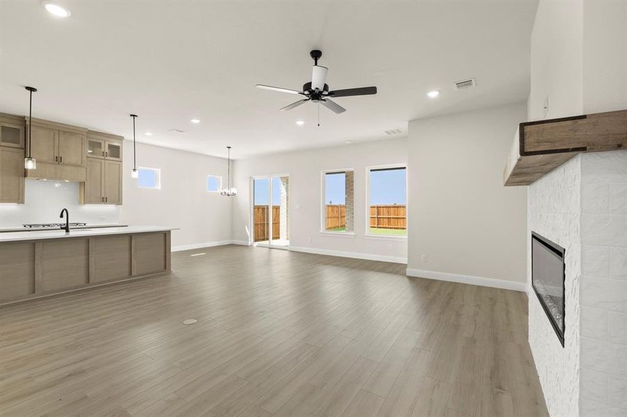 05. 2508 Grinnel - Family