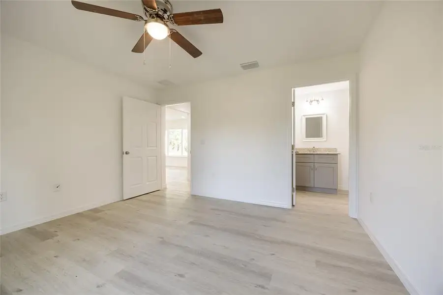 Spacious, unfurnished interior of a new home in , Williston (Image 20). Spacious, unfurnished interior of a new home in , Williston (Image 20).
