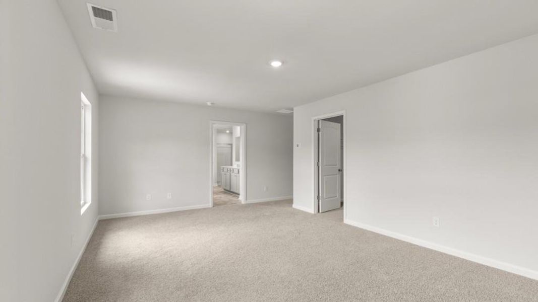 Spacious, unfurnished interior of a new home in Thompson Ridge, Dallas (Image 12). Spacious, unfurnished interior of a new home in Thompson Ridge, Dallas (Image 12).