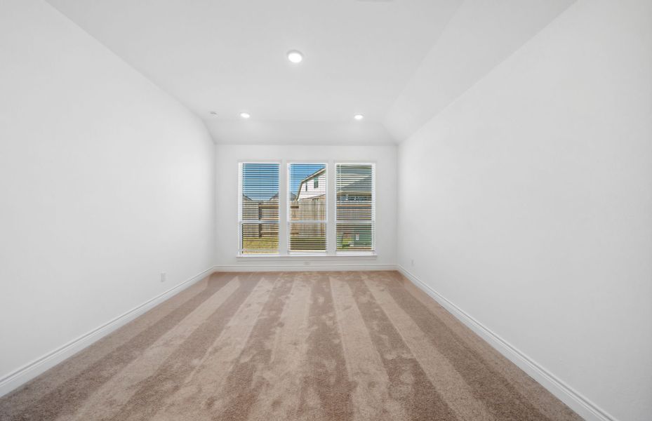 Representative unfurnished interior of a home built from the Berclair by Pulte Homes in Corley Farms, Boerne (Image 12).