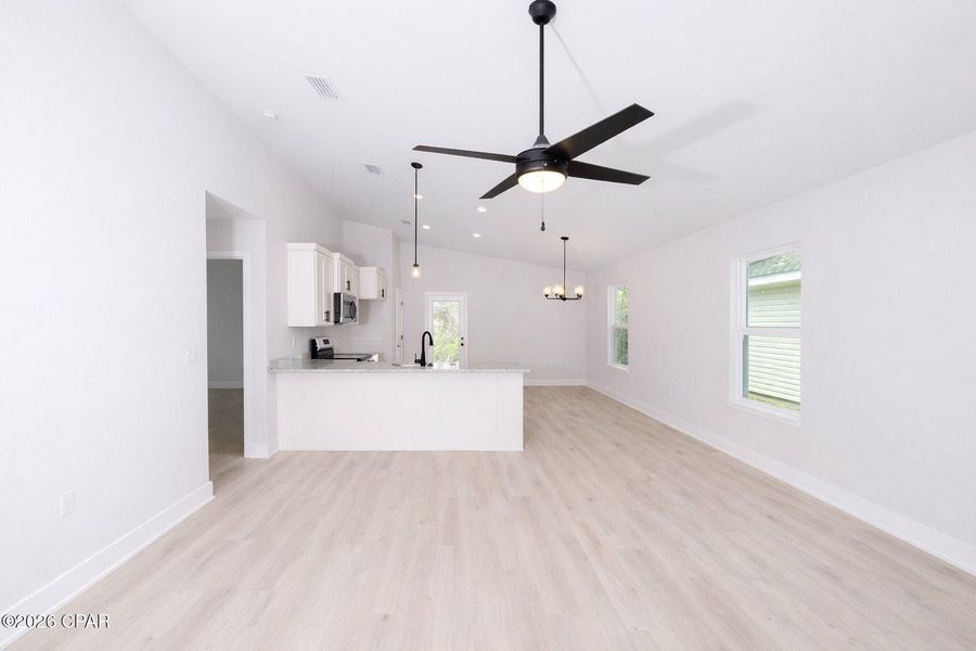 Spacious, unfurnished interior of a new home in Fox Glenn, Panama City (Image 8). Spacious, unfurnished interior of a new home in Fox Glenn, Panama City (Image 8).