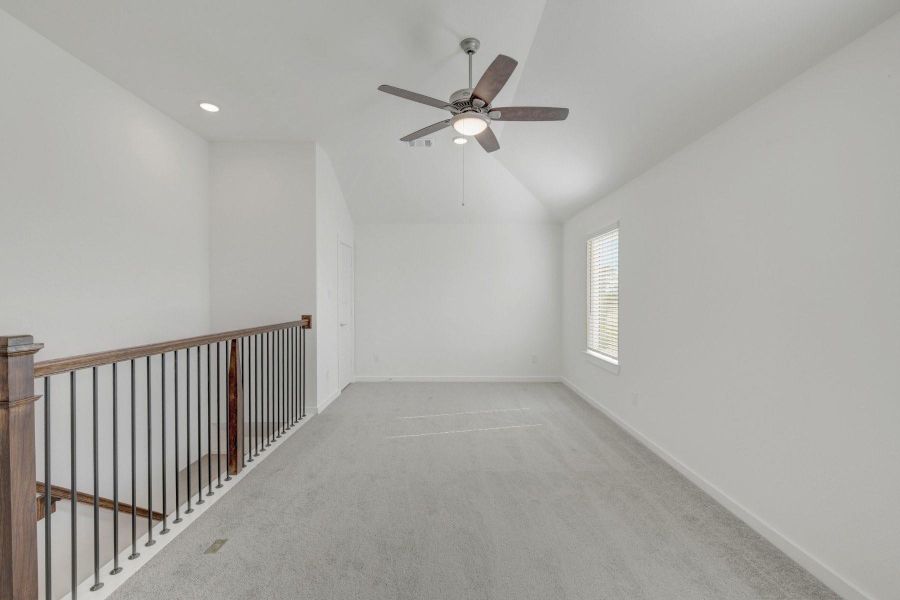 Spacious, unfurnished interior of a new home in Summerview, Fulshear (Image 28).