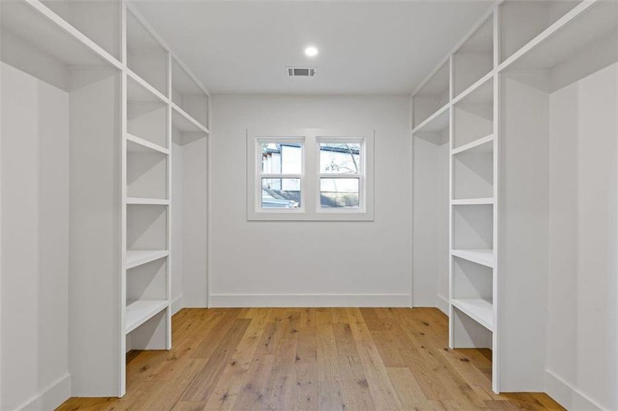 Spacious, unfurnished interior of a new home in , Atlanta (Image 23). Spacious, unfurnished interior of a new home in , Atlanta (Image 23).
