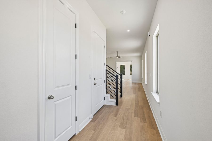 Spacious, unfurnished interior of a new home in Foxfield, Austin (Image 12).