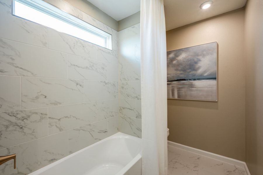 Furnished interior view inside a new home in Pasadena Ridge Master, Dade City (Image 18).