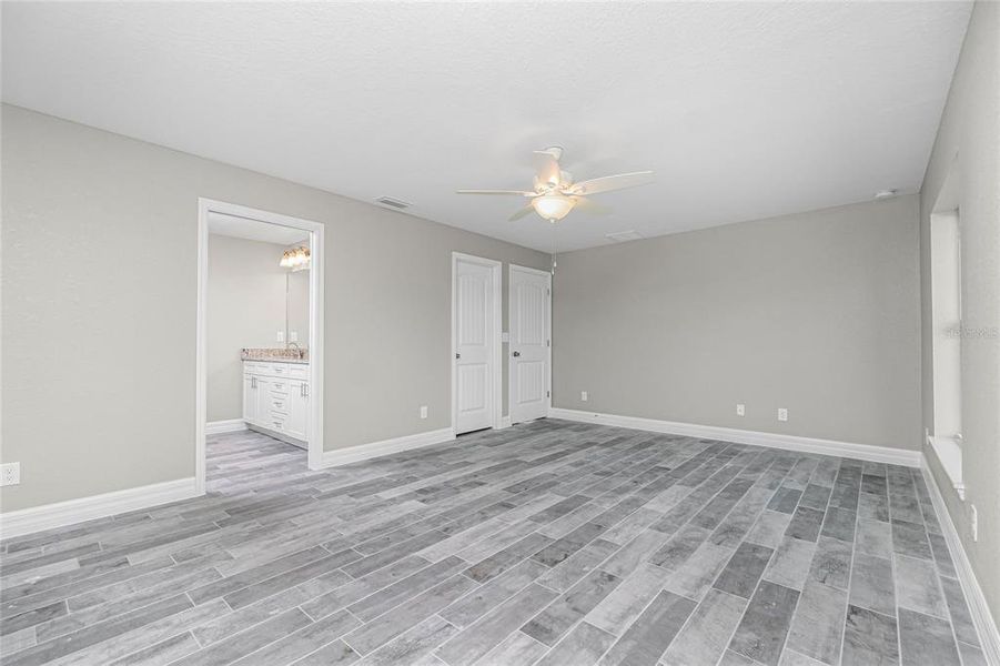 Spacious, unfurnished interior of a new home in , Placida (Image 9).