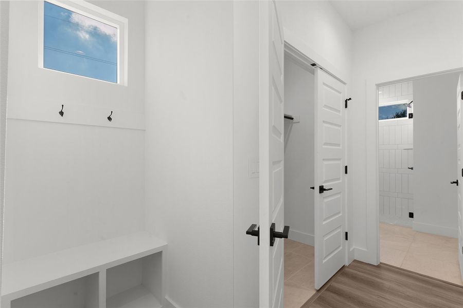 Spacious, unfurnished interior of a new home in , Burnet (Image 18).