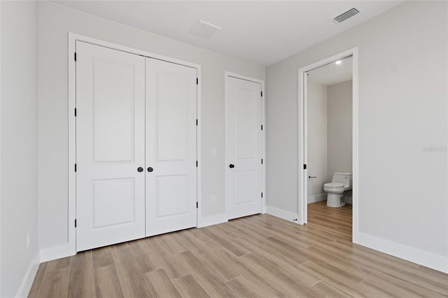 Spacious, unfurnished interior of a new home in , Port Charlotte (Image 20).