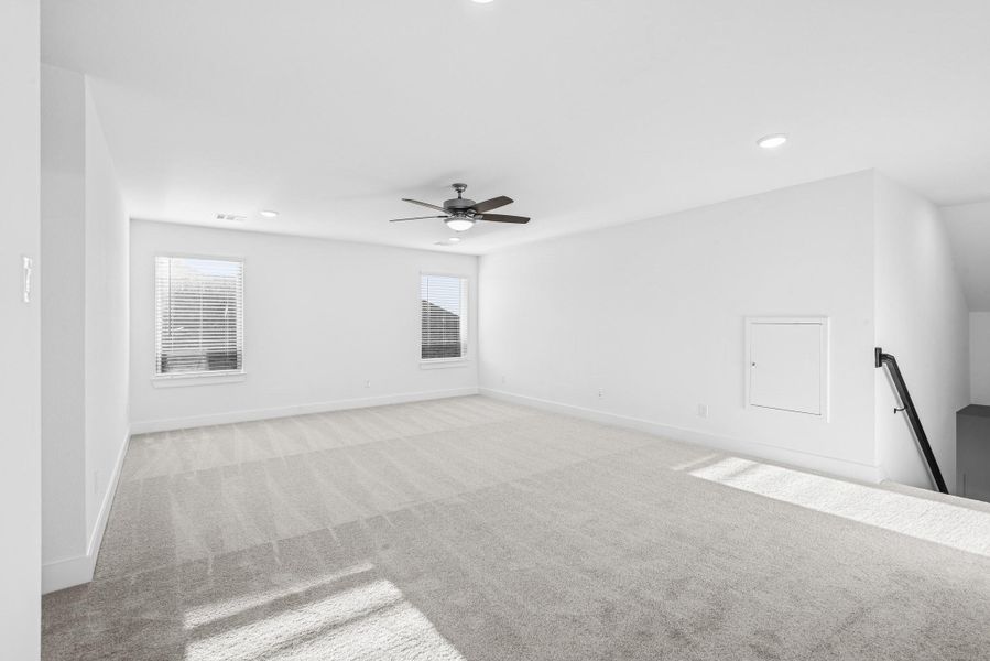 Spacious, unfurnished interior of a new home in Lago Mar, Santa Fe (Image 33).