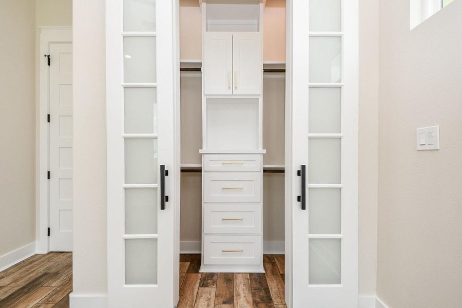 Spacious, unfurnished interior of a new home in , Palacios (Image 25). Spacious, unfurnished interior of a new home in , Palacios (Image 25).