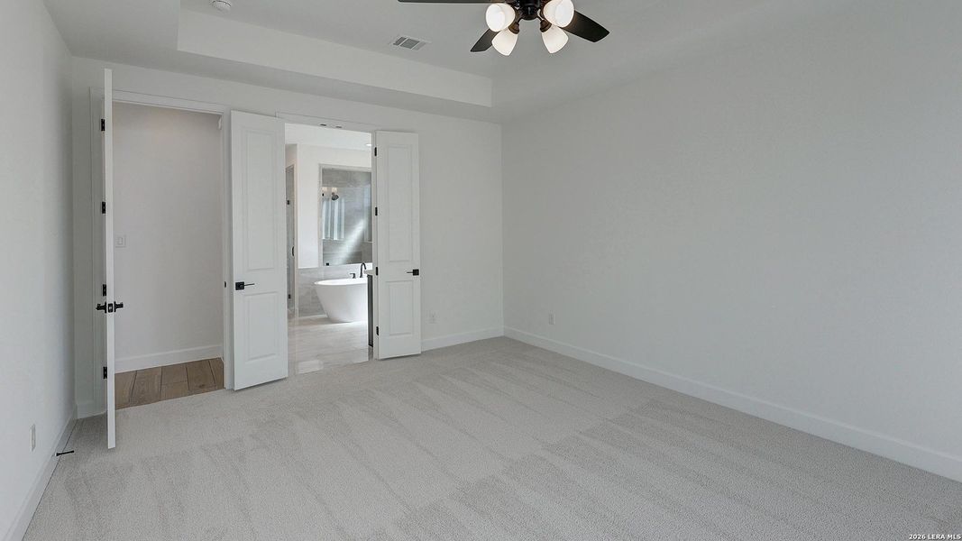 Spacious, unfurnished interior of a new home in The Ranches at Creekside, Boerne (Image 24).