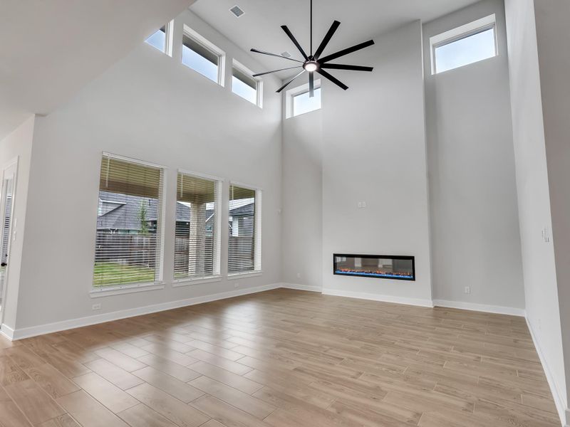 Spacious, unfurnished interior of a new home in Meridiana, Manvel (Image 30).