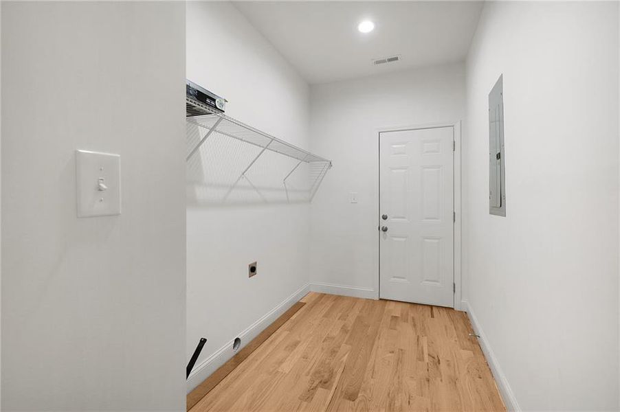 Spacious, unfurnished interior of a new home in , Calhoun (Image 24).