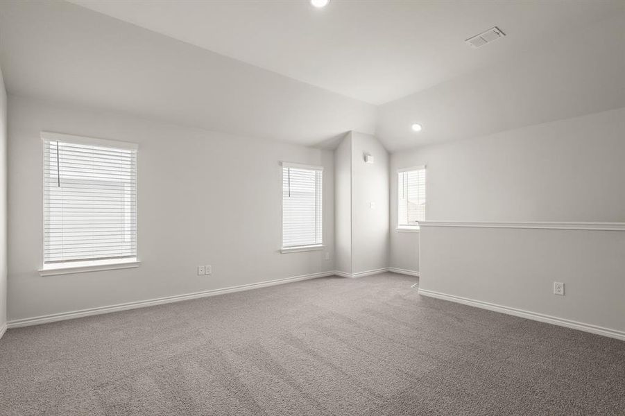 Spacious, unfurnished interior of a new home in Sycamore Landing, Fort Worth (Image 19). Spacious, unfurnished interior of a new home in Sycamore Landing, Fort Worth (Image 19).