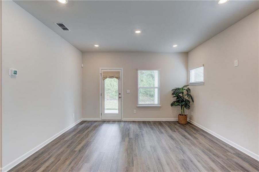 Spacious, unfurnished interior of a new home in Sweetwater Green - Royal Series, Lawrenceville (Image 13).