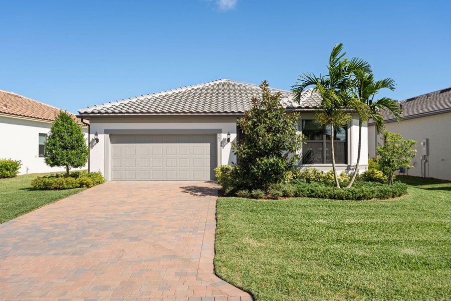 Image 23 of a home in Veranda Gardens.