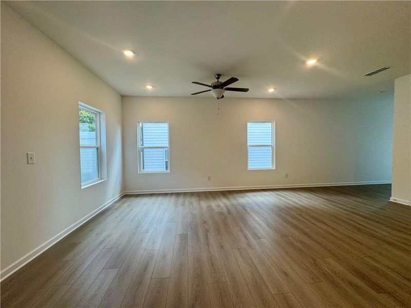 Spacious, unfurnished interior of a new home in , Flowery Branch (Image 8).