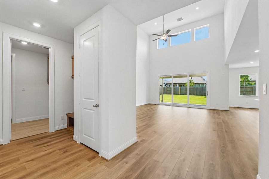 Spacious, unfurnished interior of a new home in Evergreen 55', Conroe (Image 22). Spacious, unfurnished interior of a new home in Evergreen 55', Conroe (Image 22).
