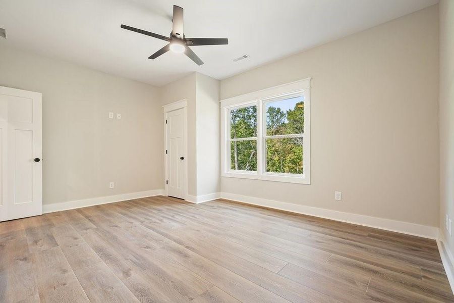 Spacious, unfurnished interior of a new home in , Talking Rock (Image 15).