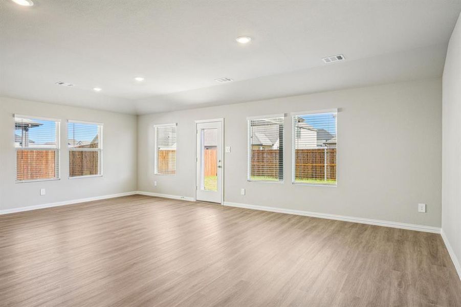 Spacious, unfurnished interior of a new home in , Princeton (Image 20).