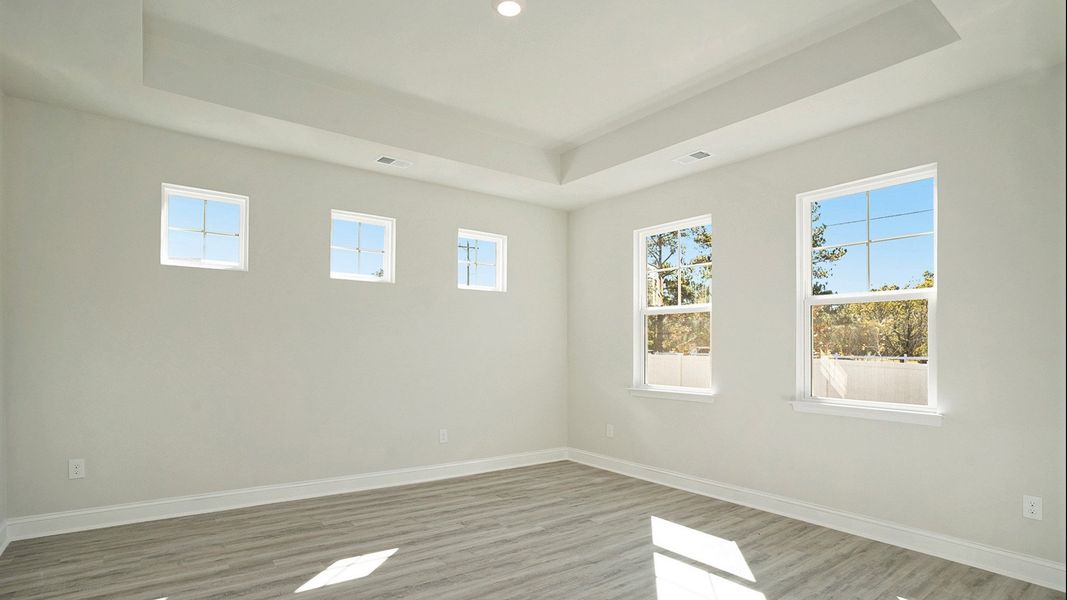 Spacious, unfurnished interior of a new home in Haven View, Murrells Inlet (Image 10).
