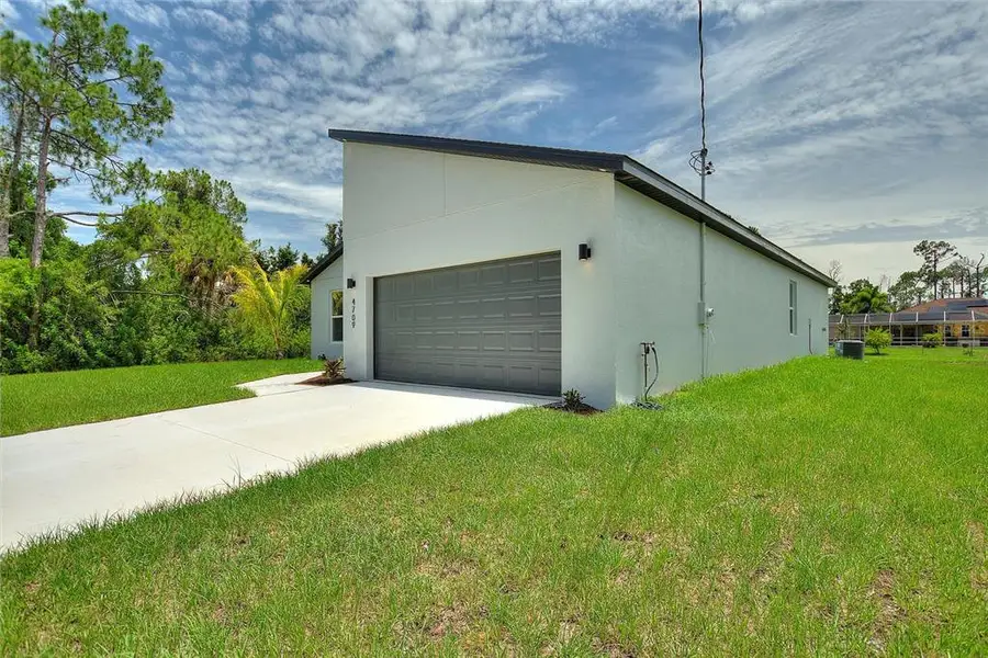 Exterior details and patio area of a home in , Arcadia (Image 3).