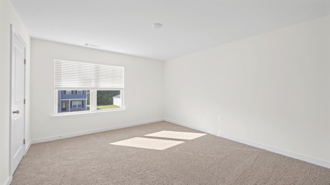 Spacious, unfurnished interior of a new home in Hawks Landing, Apison (Image 22).