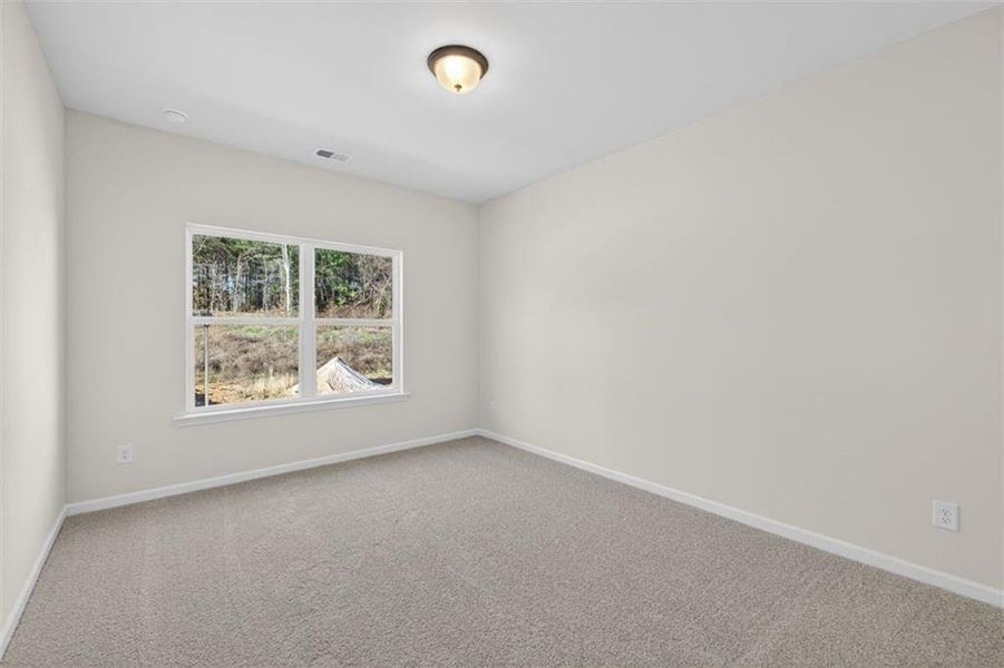 Spacious, unfurnished interior of a new home in Sanders Park, Austell (Image 17).