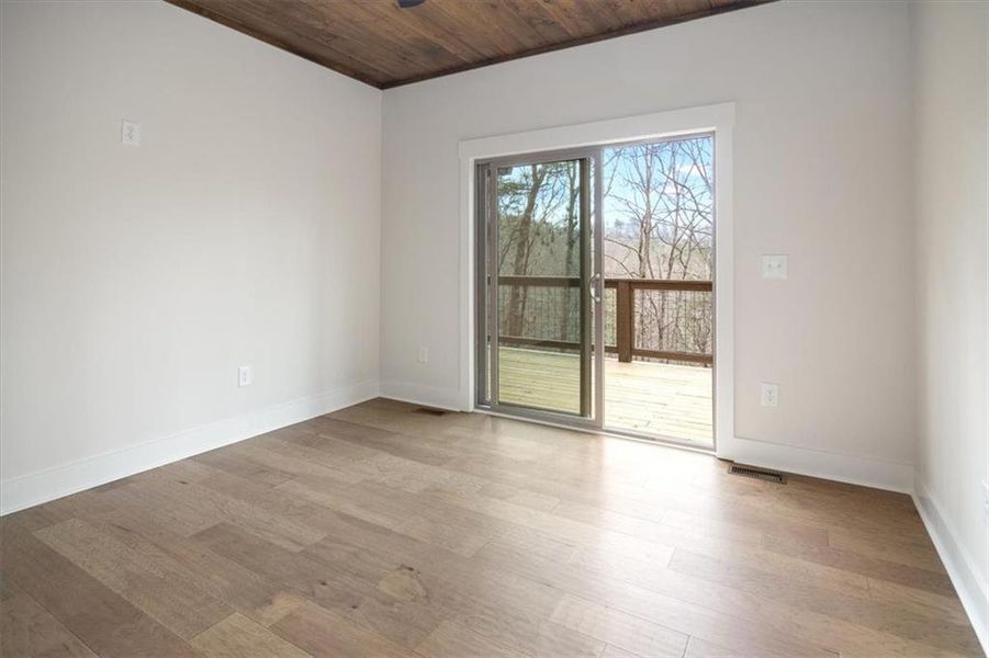 Spacious, unfurnished interior of a new home in , Ellijay (Image 32).